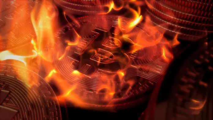 Bitcoin queimando. Imagem: ShutterStock