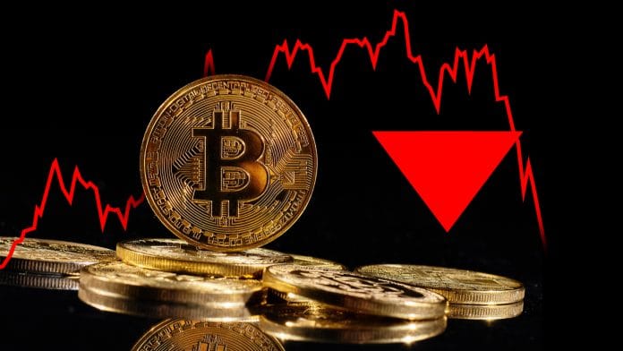 Gráfico de preço do Bitcoin apontando para queda