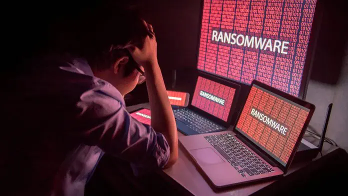 Homem desesperado após ser alvo de ataque ransomware falha ransomwares malwares