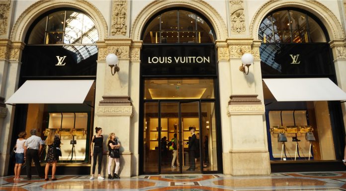 Louis Vuitton loja em Milan, Itália