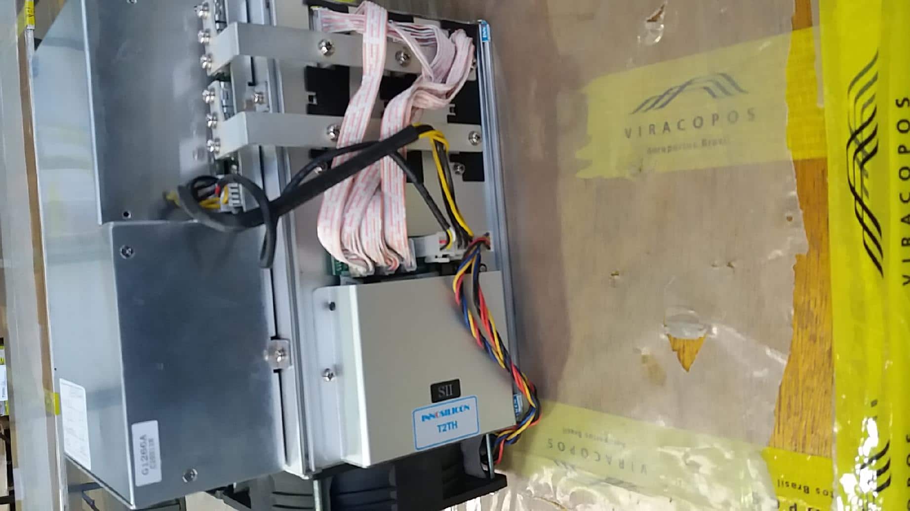 Modelo da peça mineradora de Bitcoin em leilão da Receita