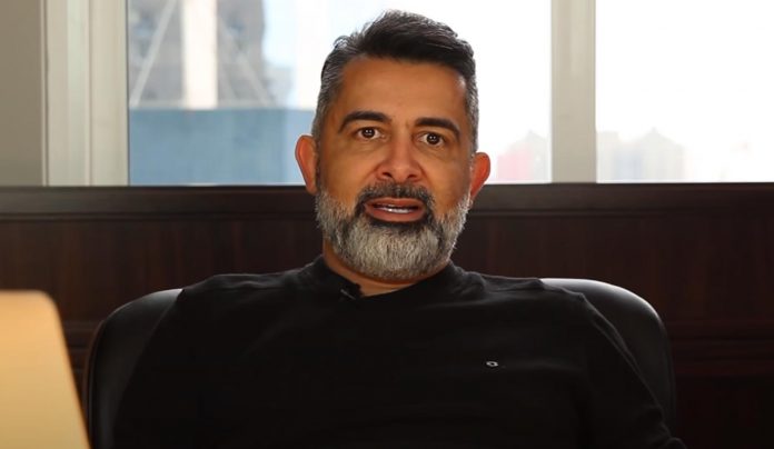 Claudio Oliveira. 