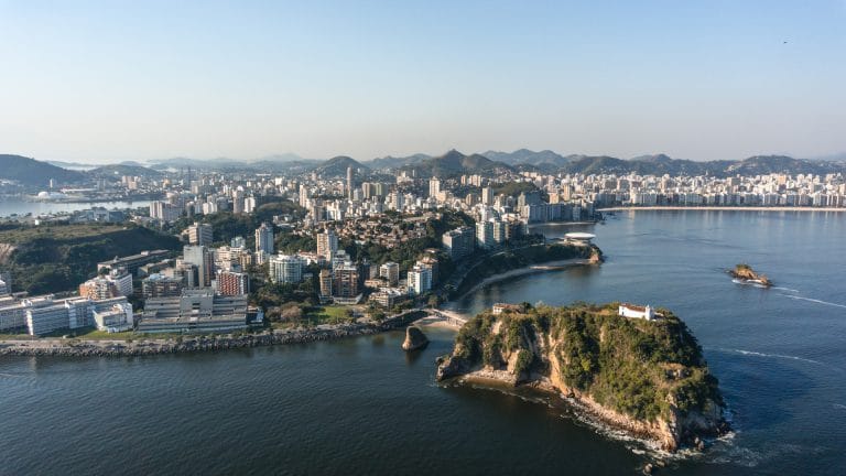 Vista aérea da cidade de Niterói
