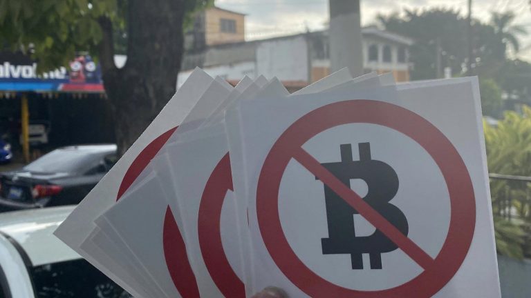Protestos contra Bitcoin em El Salvador continuam