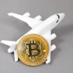 Avião e Bitcoin blockchain