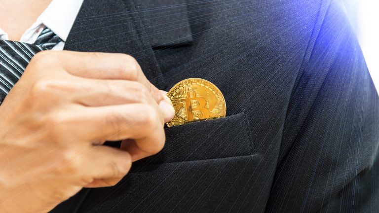 Colocando Bitcoin no Bolso empresário bilionário investidor compra