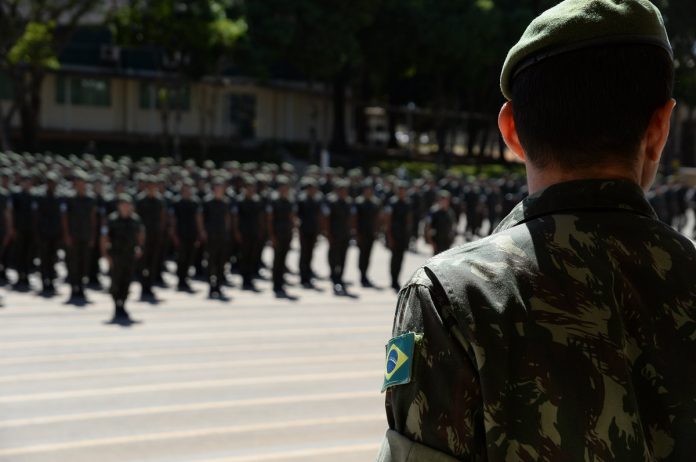 Soldados do Exército do Brasil Ministério da Defesa Guerra escola criptomoedas blockchain bitcoin