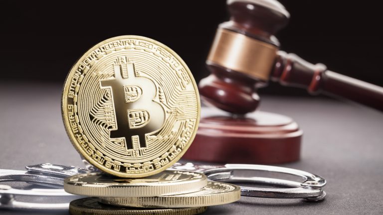 Martelo da Justiça e Bitcoin criptomoedas criptoativos