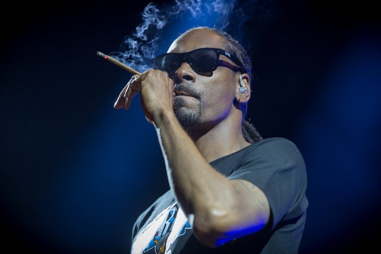 Snoop Dogg revela ser uma baleia de NFTs
