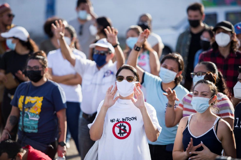 El Salvador tem nova onda de protestos contra o Bitcoin