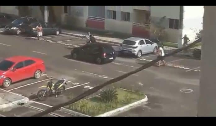 Hélio Caxias corre atrás de investidor com faca na mão