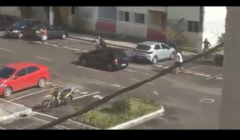 Hélio Caxias corre atrás de investidor com faca na mão