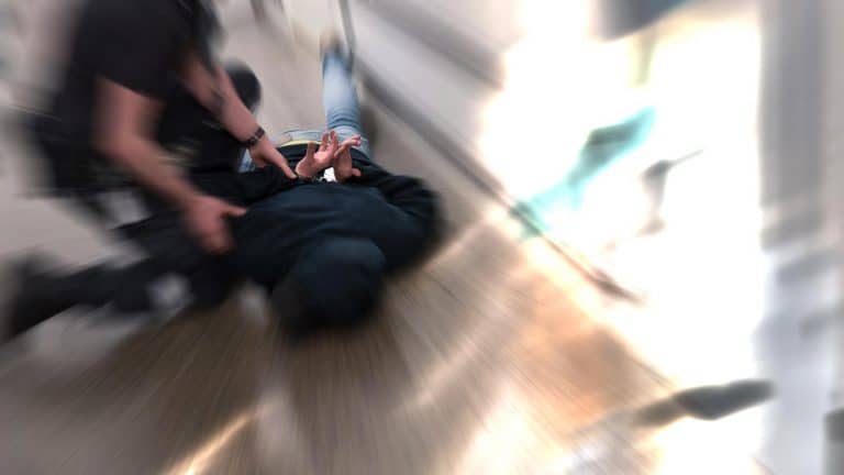 Polícia prende menores de idade que roubavam mineradores de bitcoin