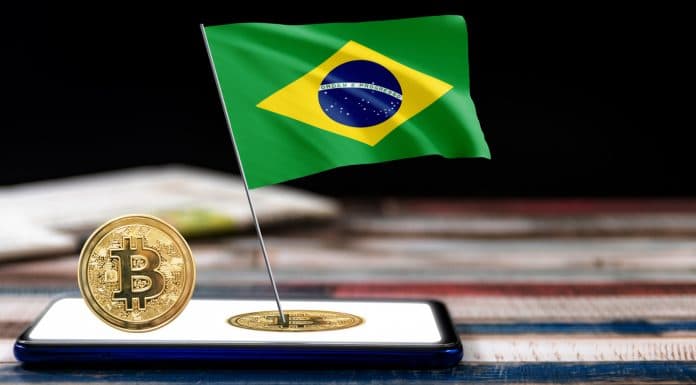 Bitcoin e bandeira do Brasil