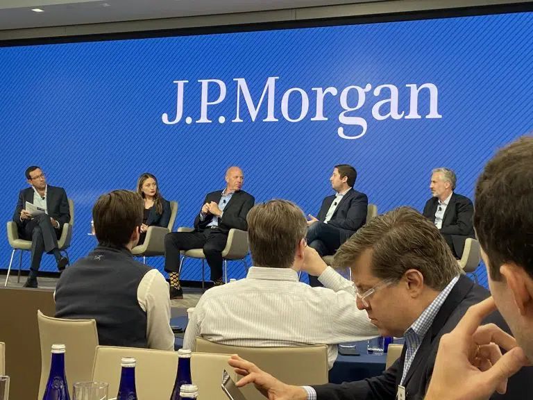 Criptomoedas podem superar o dólar, diz JP Morgan
