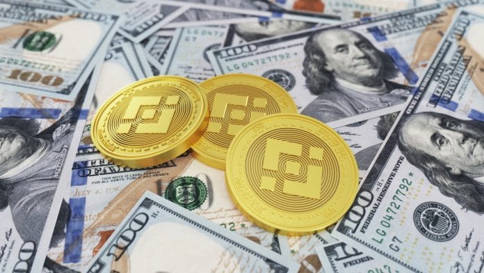 Notas de Dólar e moedas da Binance