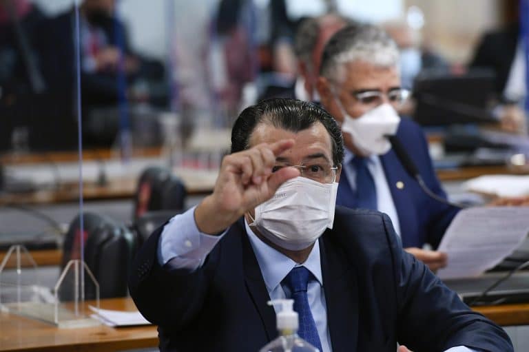 Senador Eduardo Braga no Brasil pirâmide Bitcoin
