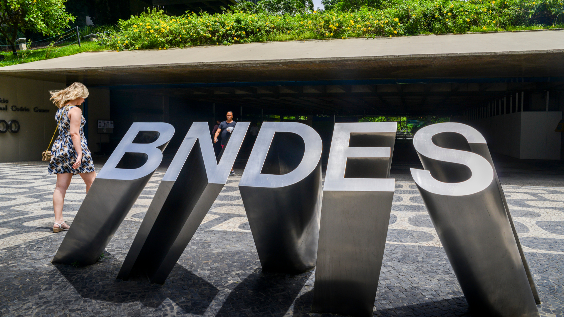 Símbolo do BNDES no Rio de Janeiro blockchain