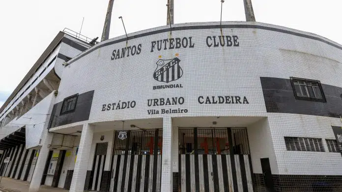 Fachada da Vila Belmiro, estádio do Santos Futebol Clube
