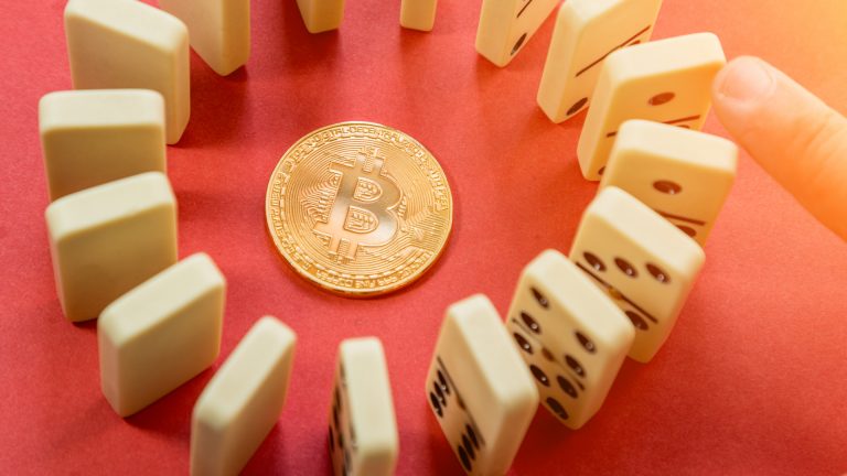 Queda do Bitcoin e seu efeito dominó no mercado