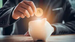 Bitcoin sendo depositado em cofre