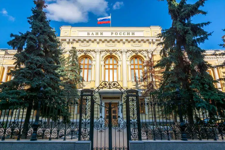 Após anunciar intenção de banir o Bitcoin, Banco Central da Rússia é evacuado por ameaça de bomba