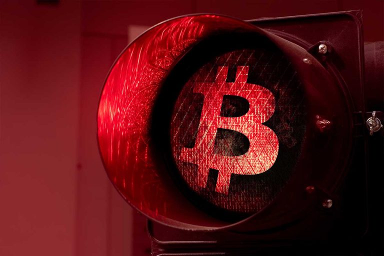 Bitcoin despanca abaixo de 35 mil dólares, o que está acontecendo?