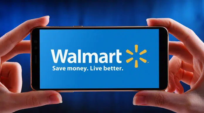 Celular com aplicativo do Walmart