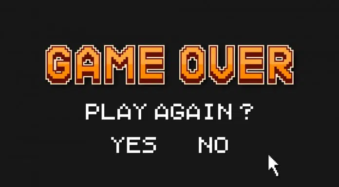 Game Over em jogo, mensagem pergunta se gamer quer jogar novamente, Sim ou Não