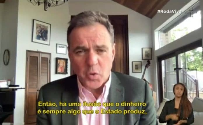 Historiador Niall Ferguson falou que dinheiro não pertence apenas ao estado