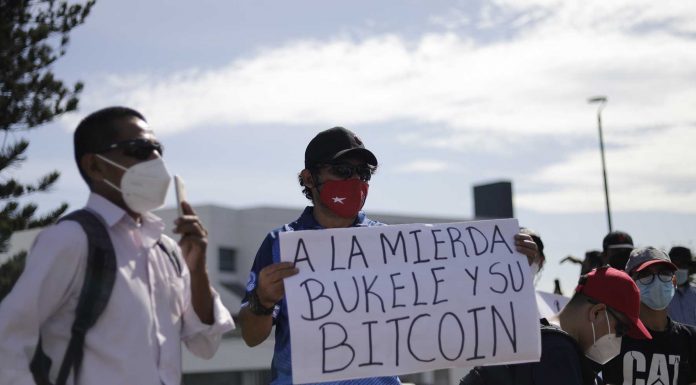 Manifestantes El Salvador Bitcoin