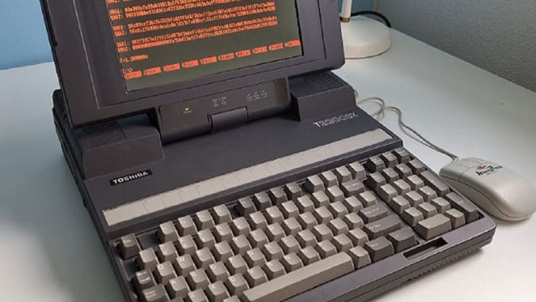 Laptop Toshiba antigo