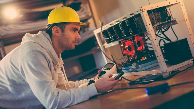 Minerador de Ethereum (ETH) com sua rig