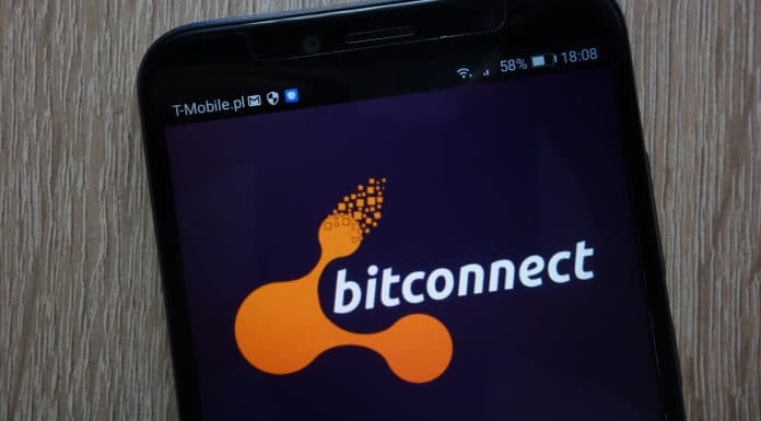 BitConnect exibido em um smartphone