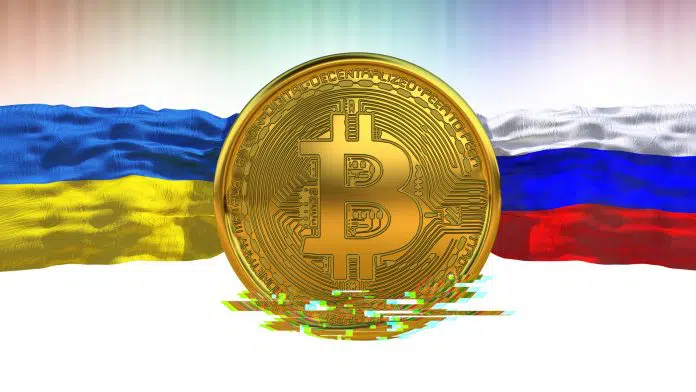 Bitcoin com bandeira da Ucrânia e da Rússia
