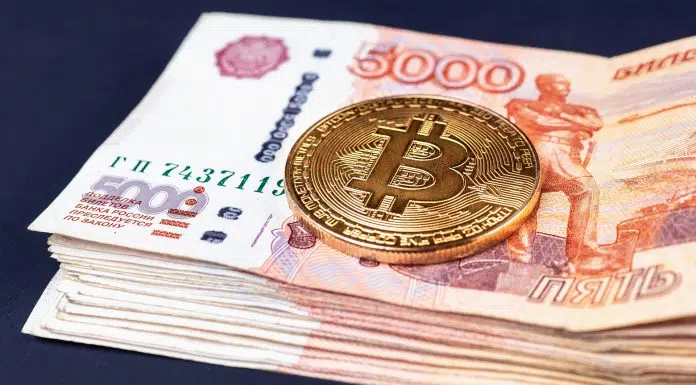 Criptomoeda bitcoin com dinheiro de Rublos russos