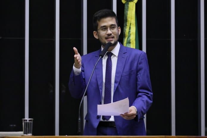 Deputado Federal Kim Kataguiri em plenário