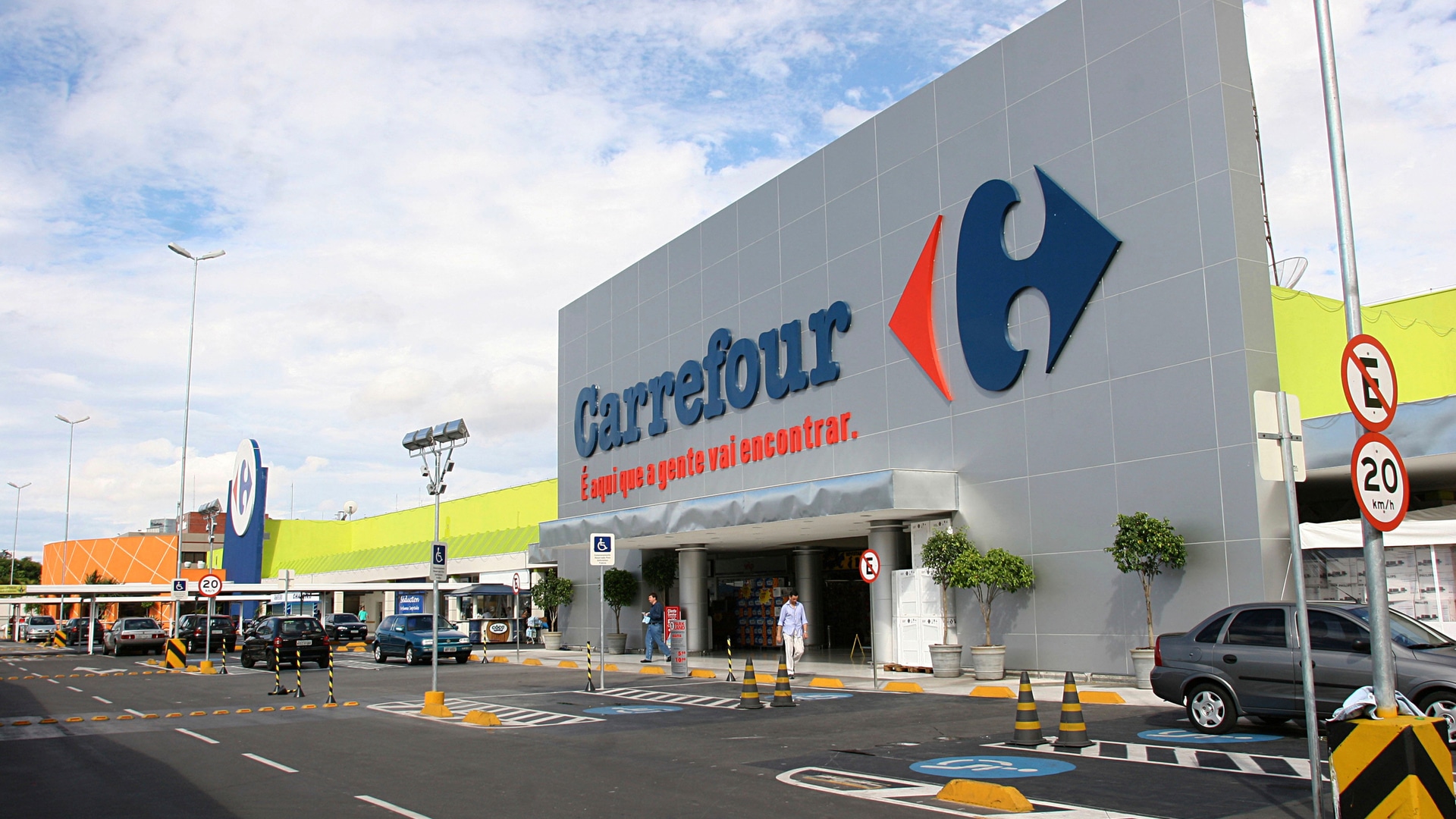 Carrefour acquires land in the Sandbox metaverse