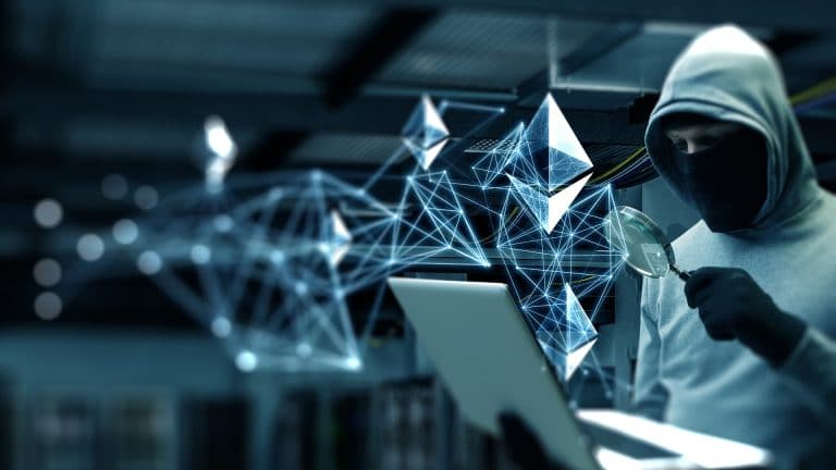 Hacker caçando criptomoedas e Ethereum