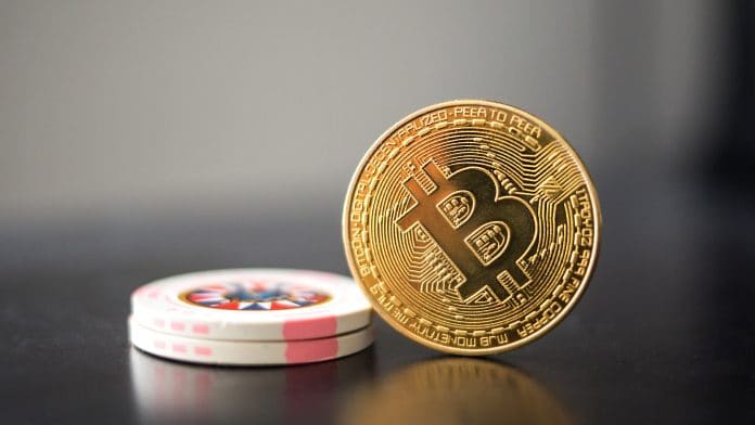 Jogando com bitcoin e fichas de cassino