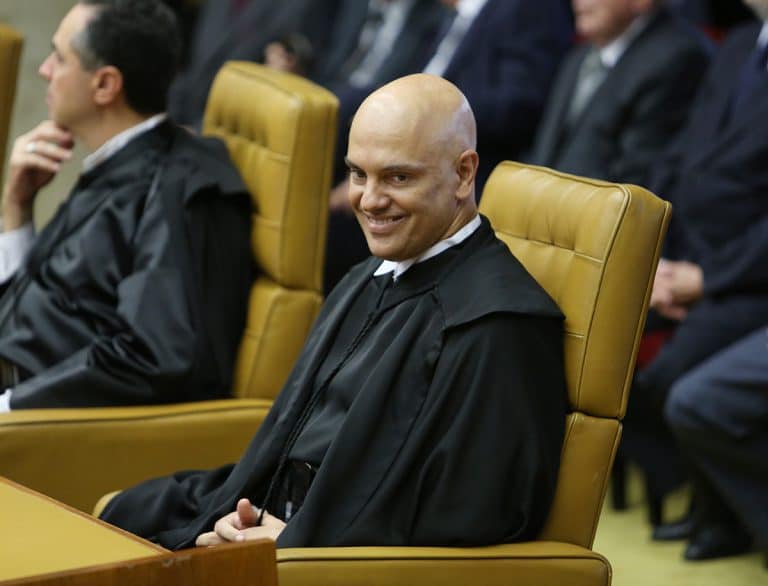 Ministro Alexandre de Moraes sorrindo