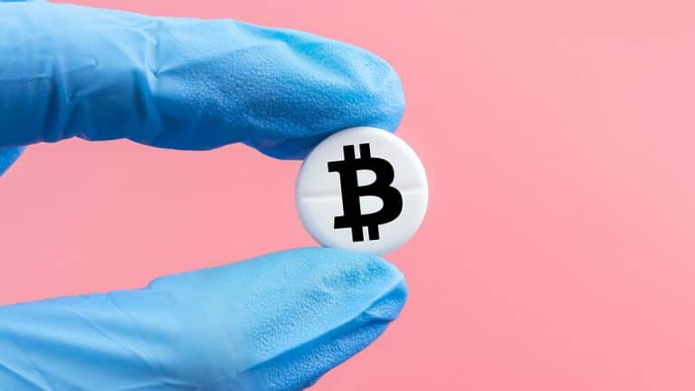 Homem é internado por vício em Bitcoin: “Queria ser milionário, mas perdi tudo”