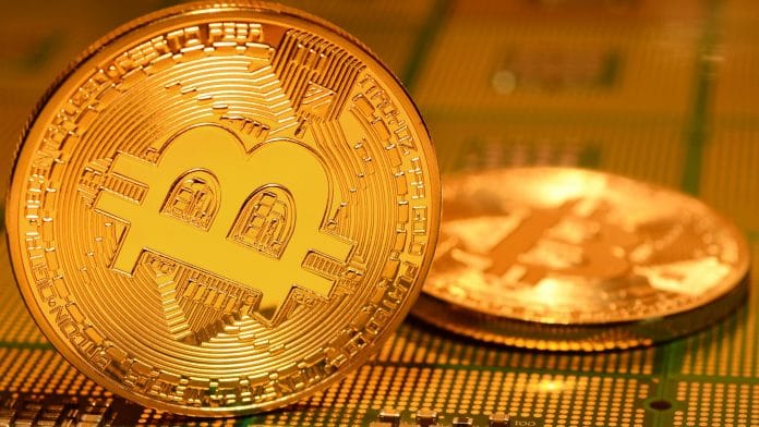 bitcoin físico sobre cpu do computador