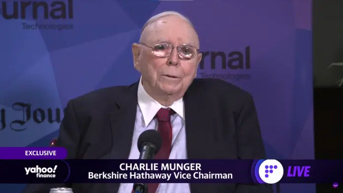 Charlie Munger em conversa com o Yahoo Finance.