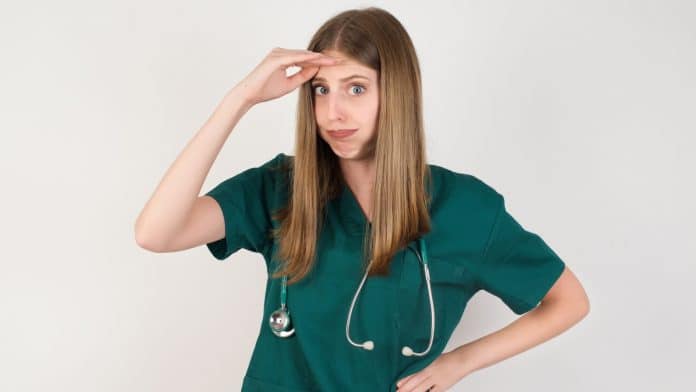 Médica Veterinária frustrada e preocupada