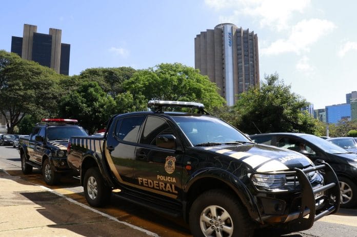 Viatura da Polícia Federal - Divulgação