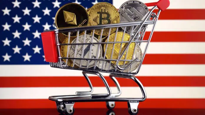 Bandeira dos EUA com carrinho de compras com criptomoedas como Bitcoin.