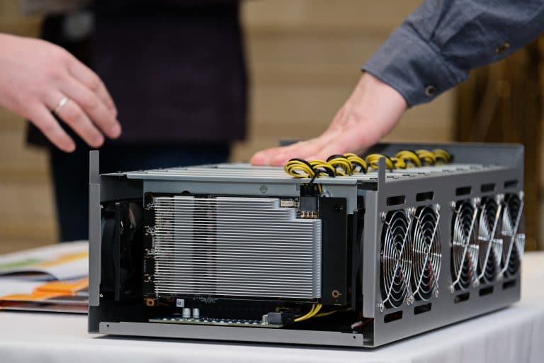 Máquinas de mineração de Bitcoin.