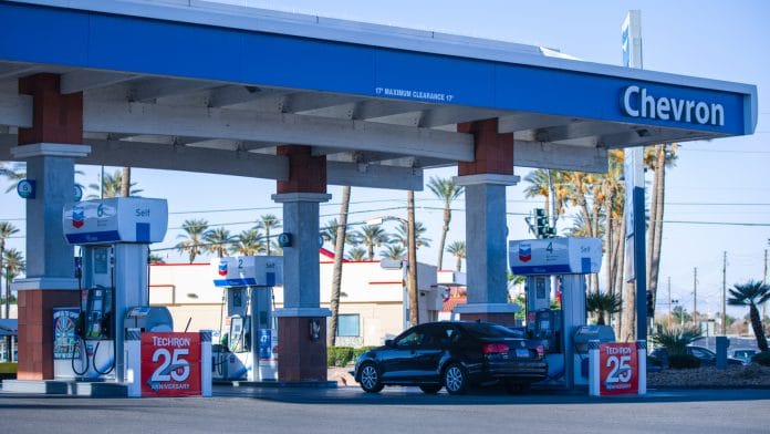 Posto de combustíveis da Chevron.