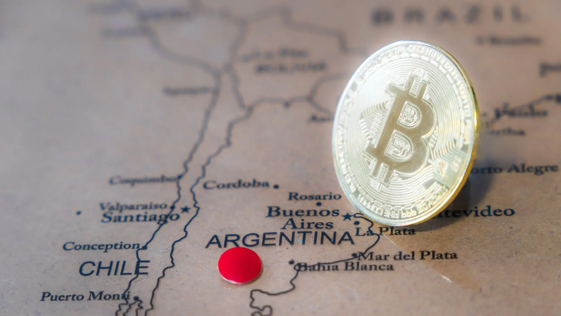 Argentinos compram criptomoedas em massa após renuncia do ministro da Economia